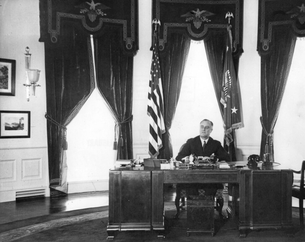 franklin-roosevelt-in-wheelchair-white-house-historical-association