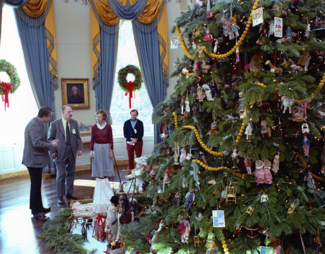 Christmas Themes Rosalynn Carter Recaptures the Past Photo 4 White