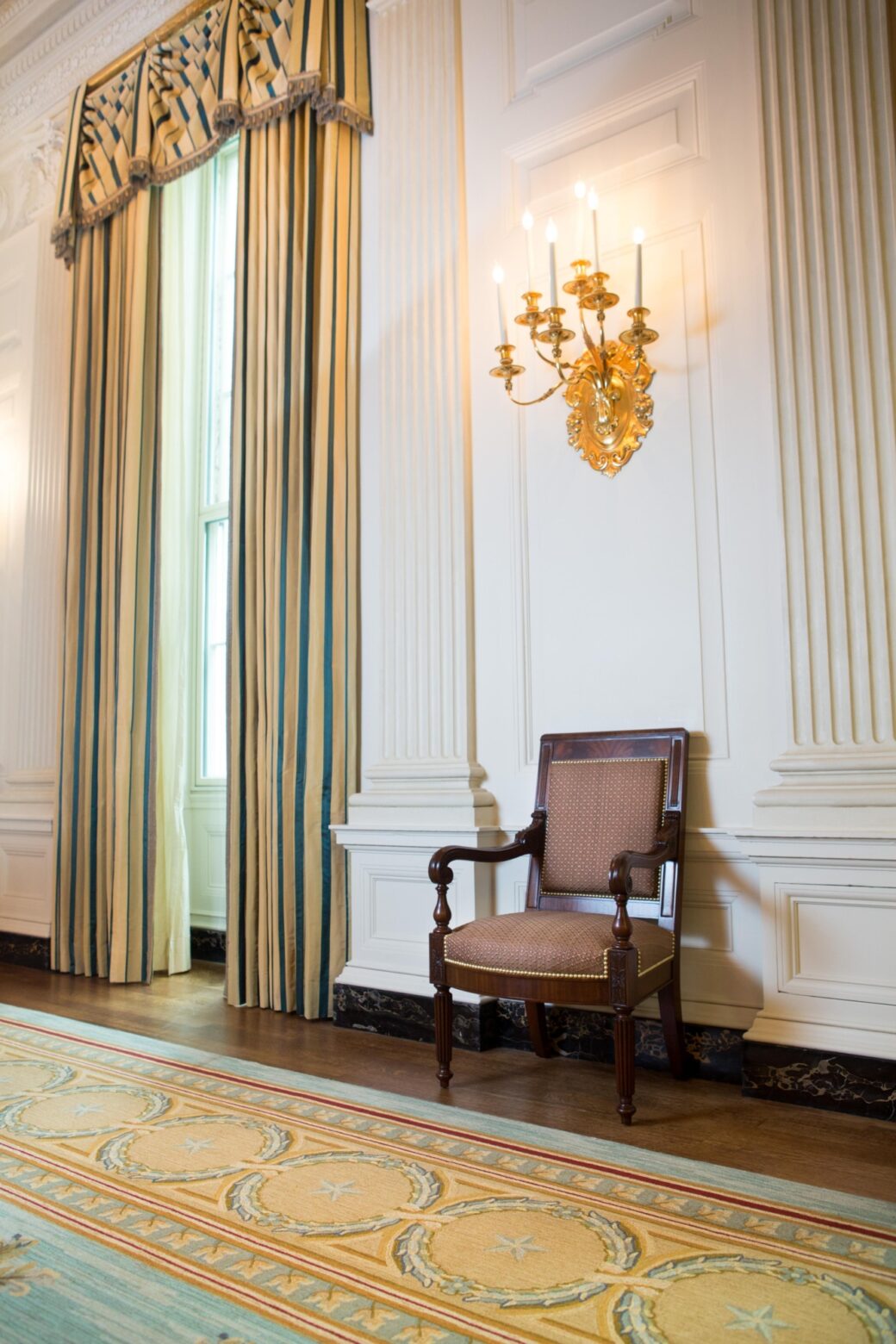 The State Dining Room, 2015-21 - White House Historical Association